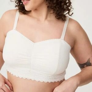 Sz 2 Cloud Dancer Torrid Lightly Lined 4-way Stretch Lace Bandeau